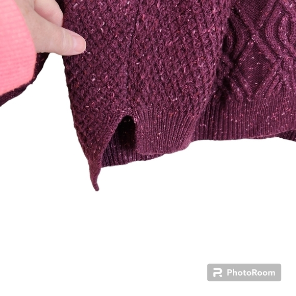 Time and Tru Sweater - Picture 4 of 6